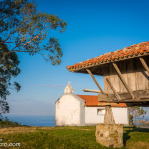 Ermita de San Roque, Cudillero horreo, ermita, monte en Cudillero, mirador de Asturias, mirador del Cantábrico, vacaciones asturias a, escapada a Cudillero