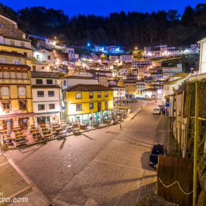 La Ribera, Cudillero Cudillero, La Ribera, El Sable, casas en la peña
