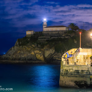 Faro de Cudillero, peña Roballera Faro de Cudillero, peña Roballera, Vacaciones en Cudillero, Turismo Asturias , pescadores