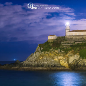 Faro de Cudillero, peña Roballera Faro de Cudillero, peña Roballera, Vacaciones en Cudillero, Turismo Asturias