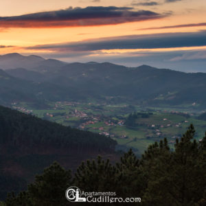 Valle de las Luiñas desde Santa Ana de Montarés, Cudillero Valle de las Luiñas desde Santa Ana de Montarés, Cudillero, Cavaciones , ruta de montaña cudillero, mirador Asturias