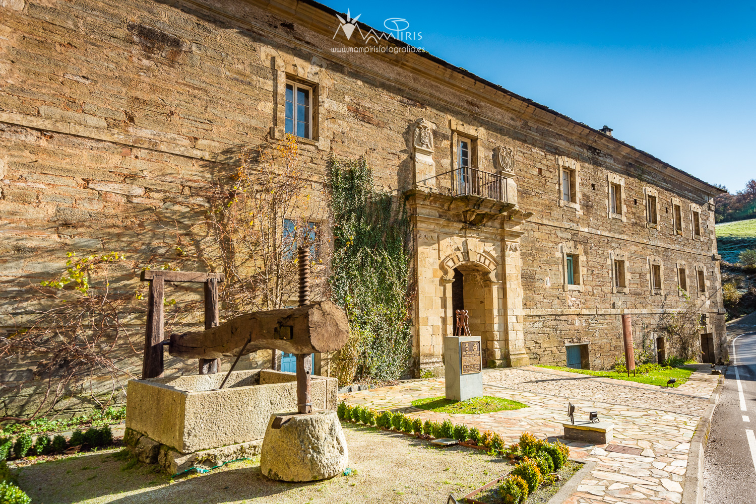 Monasterio de Santa María, Villanueva de Oscos. Apartamentos Cudillero. Asturias